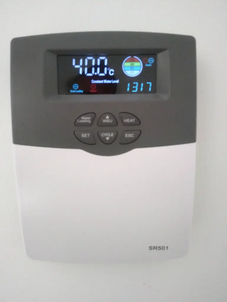 Controlador para termotanque solar SR501